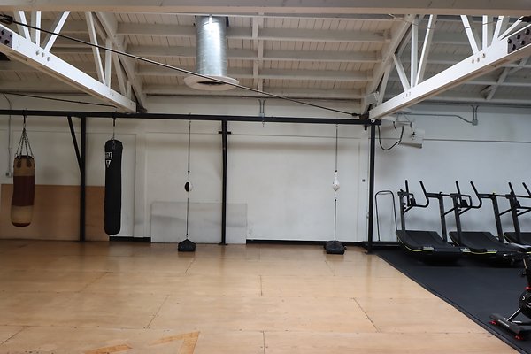PharosGym BoxingWeights Upstairs - 18 of 95