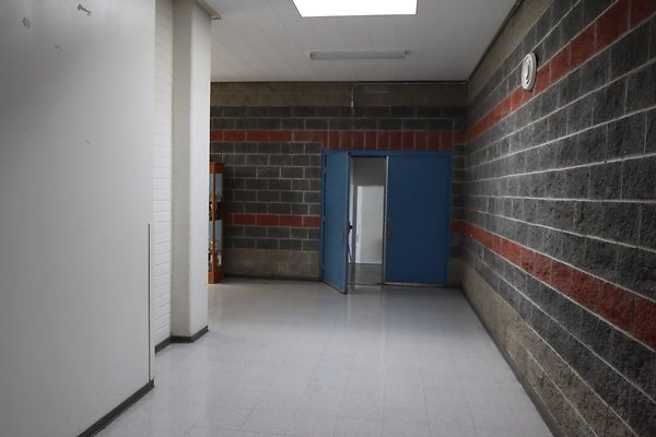 MalibuHigh UpperBball Hallways - 6 of 34