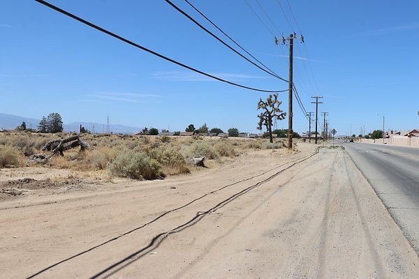 Adelanto Chamberlaine BusStop - 19 of 40