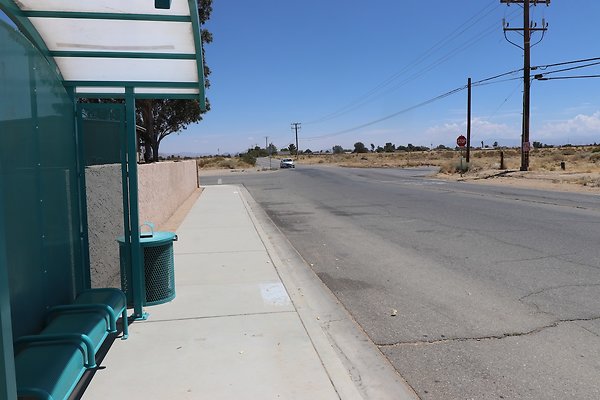Adelanto Chamberlaine BusStop - 10 of 40