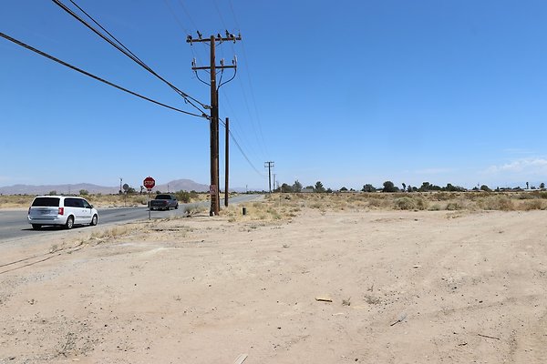 Adelanto Chamberlaine BusStop - 31 of 40