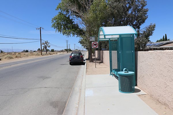 Adelanto Chamberlaine BusStop - 39 of 40