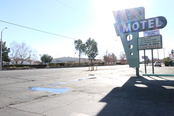 TownHouseMotel - 13