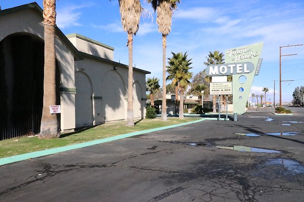 TownHouseMotel - 03