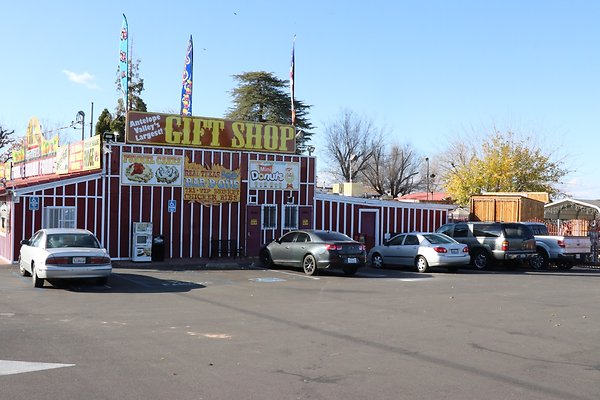 CharlieBrown restaurant - 04