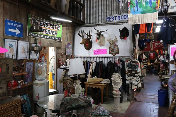 AntiqueBarn - 12