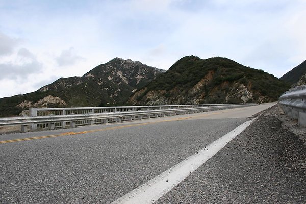 big tujunga bridge 7 - AppleMark