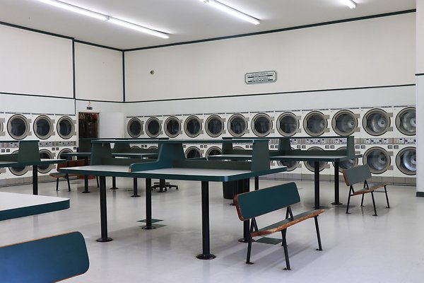 3871Western laundromat - 004