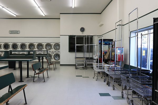 3871Western laundromat - 002