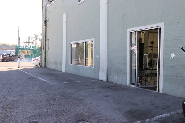 3871Western laundromat - 046