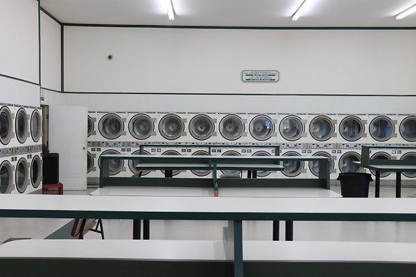 3871Western laundromat - 016