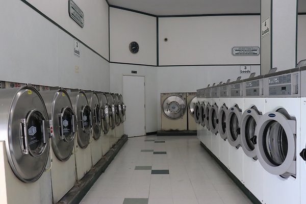 3871Western laundromat - 027
