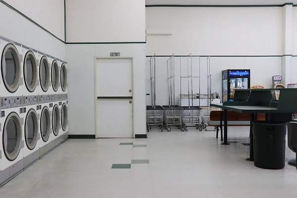 3871Western laundromat - 011