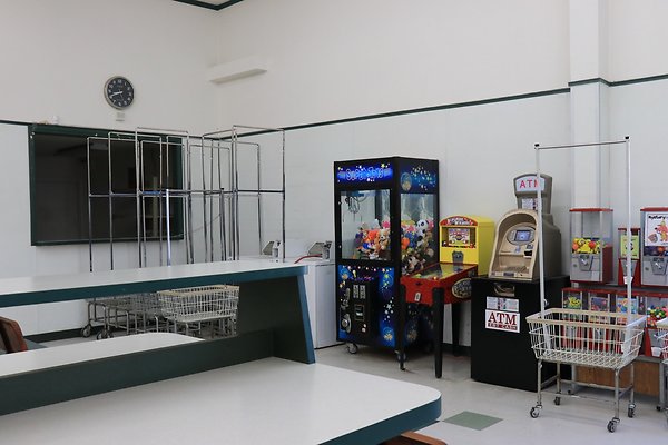 3871Western laundromat - 036