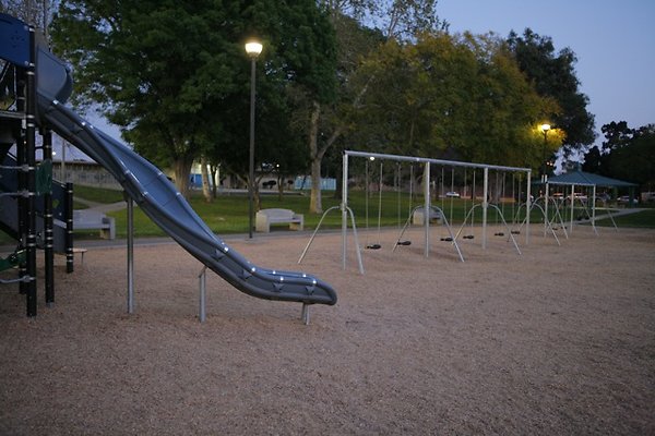 Belvedere plgrnd field - 28