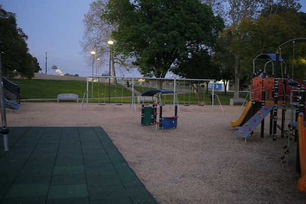 Belvedere plgrnd field - 23