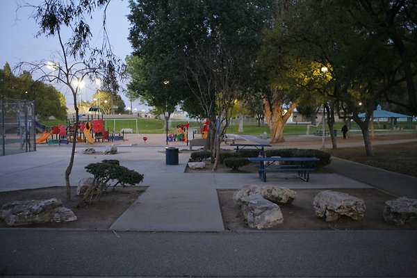Belvedere plgrnd field - 14
