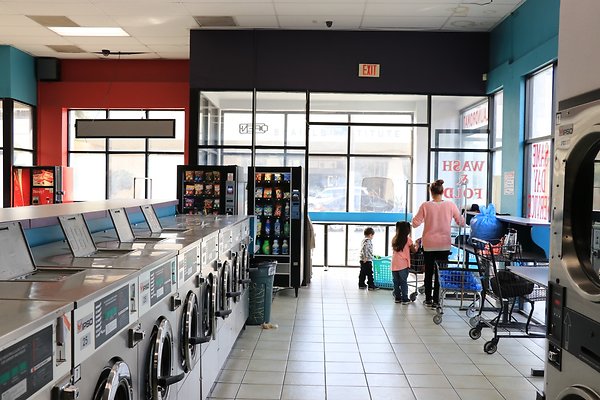 VermontLaundryOfHollywood - 01