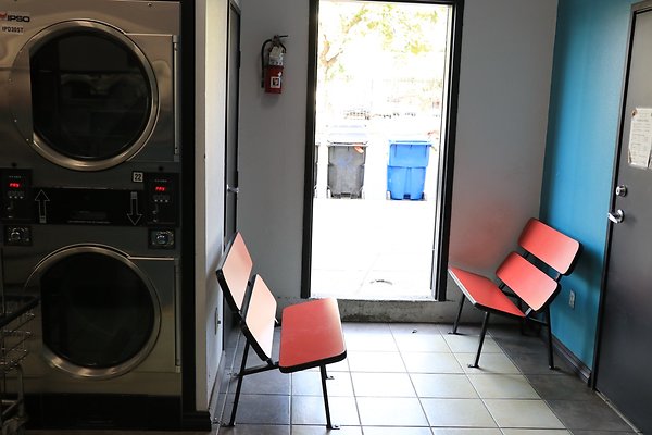 VermontLaundryOfHollywood - 12