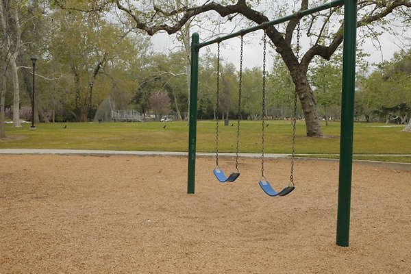 Verdugo Park plgrnd - 04
