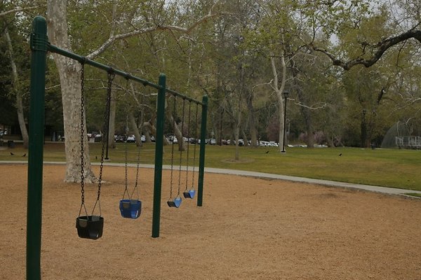 Verdugo Park plgrnd - 02