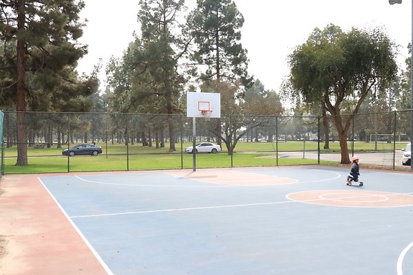 EldordoEast Basketball parking - 32