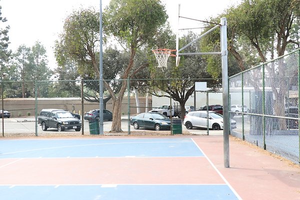 EldordoEast Basketball parking - 31