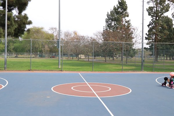 EldordoEast Basketball parking - 15