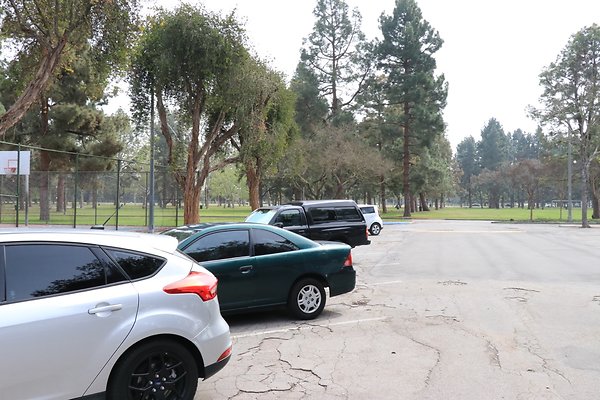 EldordoEast Basketball parking - 11