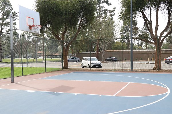 EldordoEast Basketball parking - 24