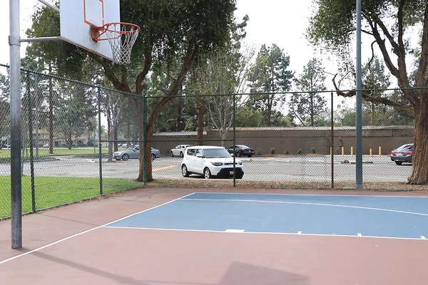 EldordoEast Basketball parking - 22