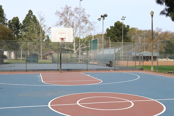 EldordoEast Basketball parking - 18
