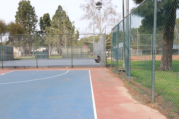 EldordoEast Basketball parking - 27