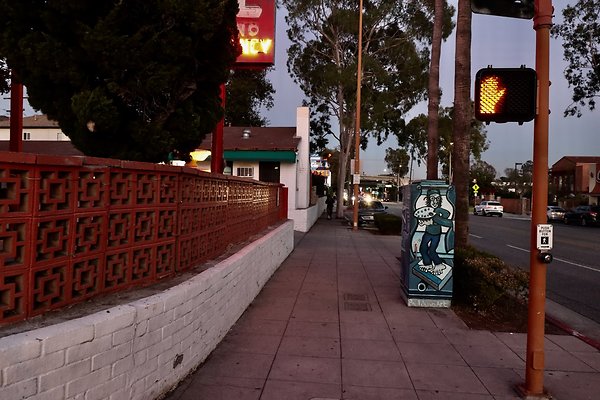 ElRio Motel Glendale night - 8 of 14